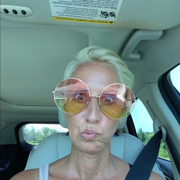 Meet your Posher, Jessica - Picture 4 of 6